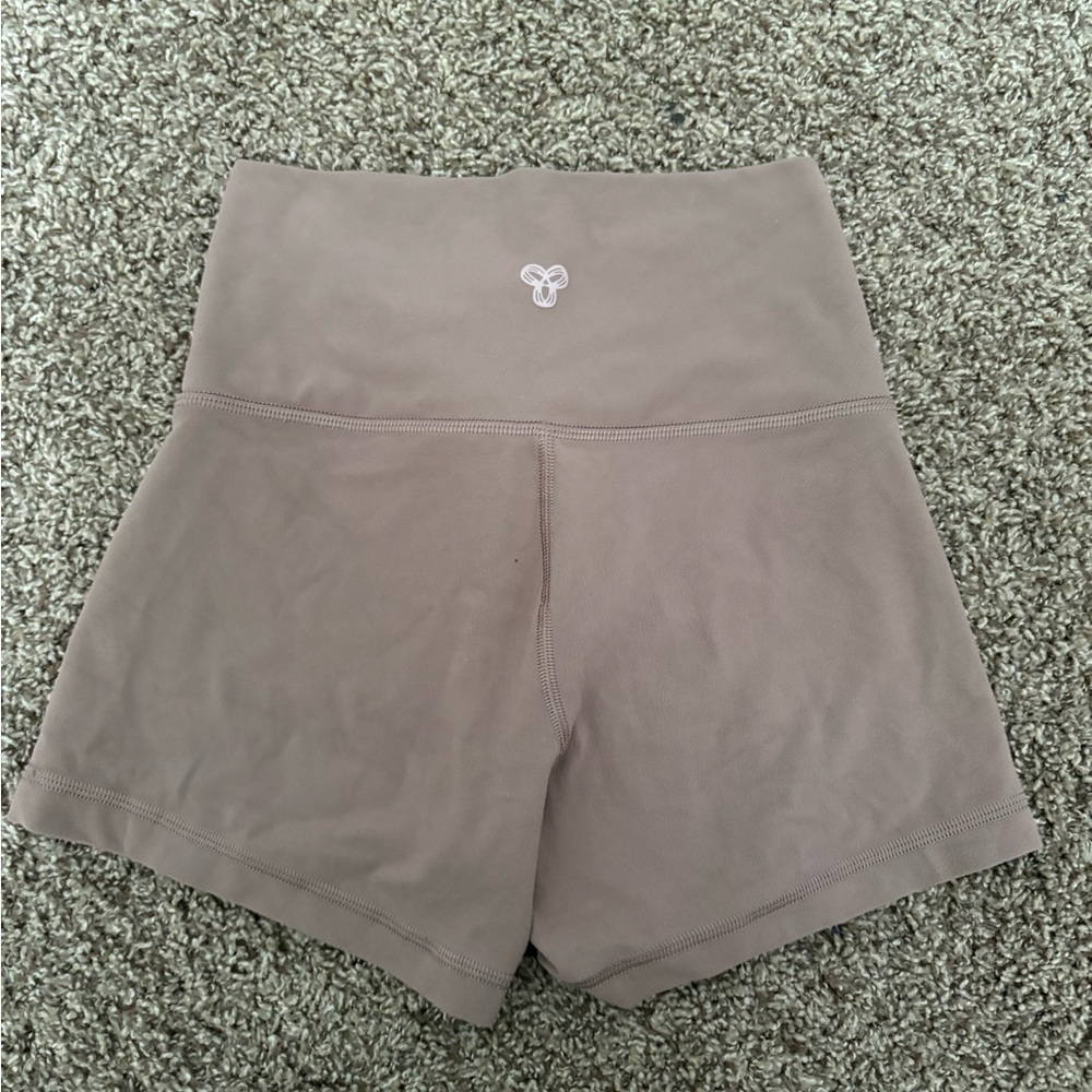 Aritzia TNA BUTTER 3" Bike Short